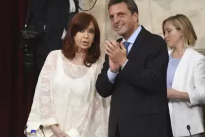 Tras el apoyo de Cristina Kirchner, Sergio Massa le lanz un guio: "Cuando haba que agarrar la papa caliente nos hicimos cargo"
