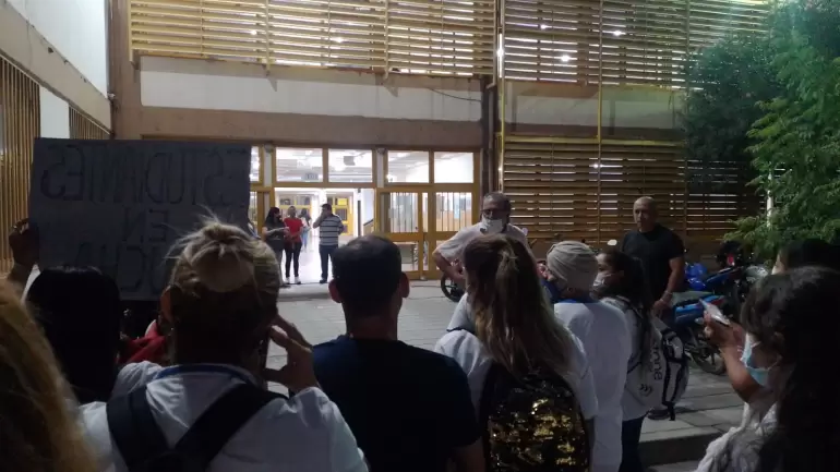 Alumnos del "Jos Cubas" prostestan