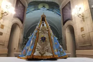 La Virgen del Valle luce su nuevo manto alusivo a la sinodalidad
