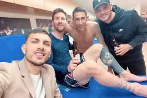 El festejo de los argentinos del PSG en el vestuario, tras alcanzar su ttulo 38