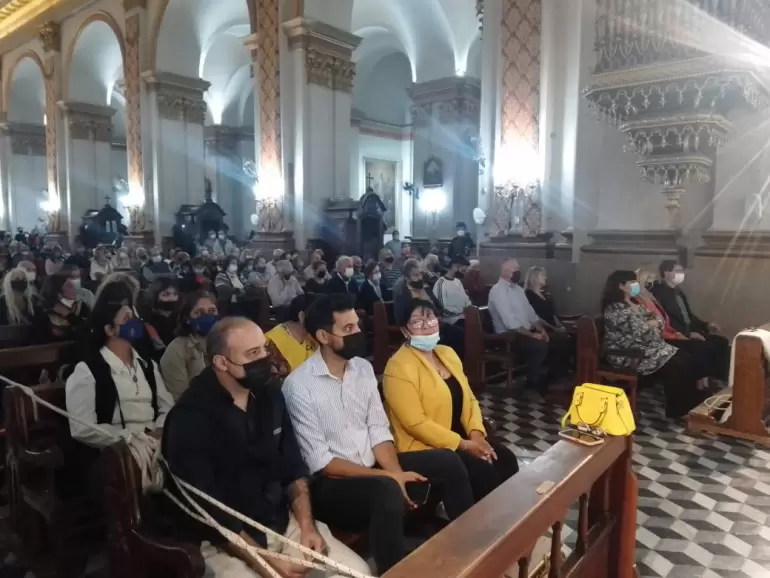 virgen medios misa 3