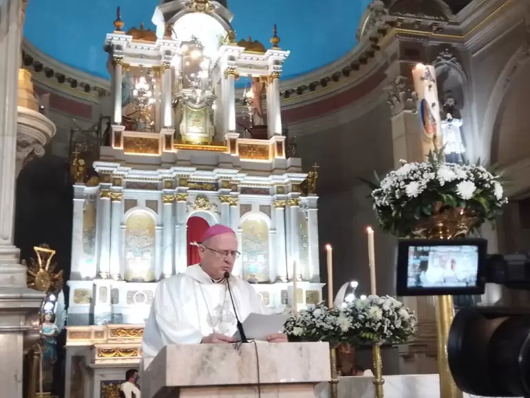 virgen medios misa 3