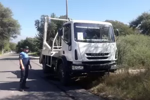Delincuentes robaron un camin municipal en la Capital y lo abandonaron en Valle Viejo