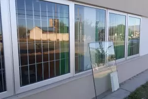 Educaci�n realiza tareas de electricidad, plomer�a, limpieza, obras y desmalezamiento en las escuelas