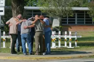 Masacre de Texas: Una nia fingi estar muerta y se pint con la sangre de un amigo para sobrevivir