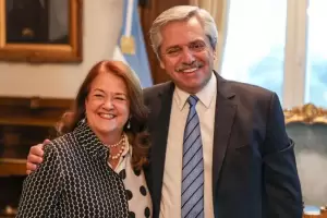 Una ex embajadora se sum a las internas "Alberto Fernndez fue un error de todos y todas"