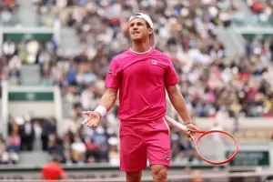 Schwartzman cay ante Djokovic y se despidi de Roland Garros