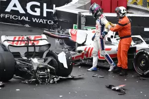 Frmula 1: Mick Schumacher choc y parti su auto a la mitad