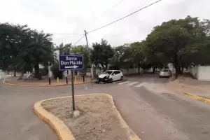 Automovilista choc violentamente contra el Monumento a Los Fundadores