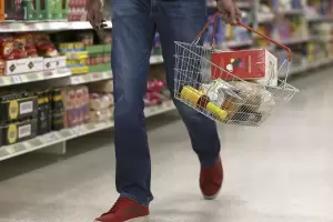 Analistas privados prevn una inflacin del 5,6% para enero y estiman una cifra anual cercana al 98%