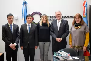 Centurin recibi al embajador de Australia en Argentina para coordinar acciones en materia educativa