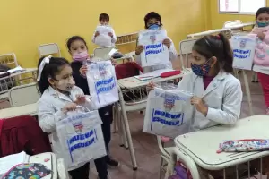 Guardapolvos y presencialidad plena para alumnos de la Escuela N 199 San Jorge