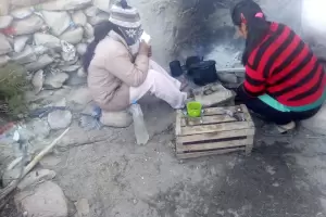 La madre de las menores desminti a Educacin: hace cuatro meses recin me hablaron de construir la pieza