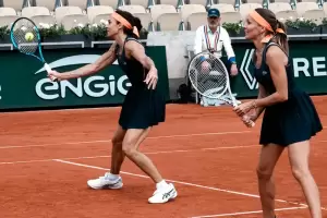 Sabatini y Dulko perdieron en Roland Garros, pero an tienen chances de seguir avanzando