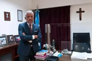 Declar la "socia" de Rojo y entreg una computadora con los datos de los clientes