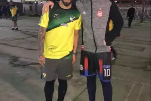 Carlos Tevez se enfureci cuando le hicieron un cao en un partido en Fuerte Apache