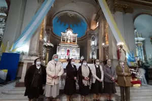 Emocin y gratitud en la despedida a las hermanas Carmelitas Misioneras Teresianas