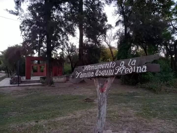 El Monumento de la familia del Beato Esquiú fue vandalizado