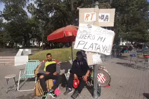 Protesta de ahorristas: ya son dos los encadenados