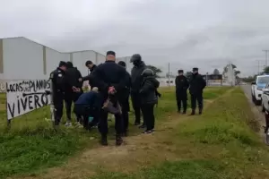 Tena una orden de restriccin de su ex, se meti a su casa por la ventana y la apual 15 veces