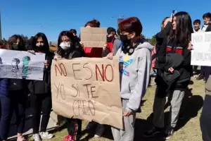 Expulsan a un chico de 11 aos de un colegio: sus compaeros lo acusan de violencia y abuso