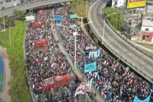 Caos y disturbios en la marcha piquetera que reclama por trabajo ante Desarrollo Social