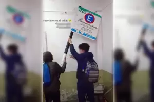 Adolescentes se grabaron robando una seal de trnsito y ahora sern sancionados