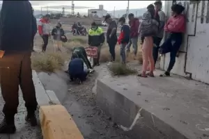 Terrible choque entre dos autos en el sur de la capital