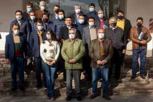 El Gobernador extendi el aporte a 31 municipios para el transporte escolar