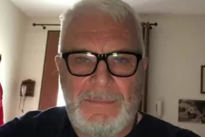 Se enamor de una joven por Internet, viaj a frica para conocerla y termin viviendo una pesadilla