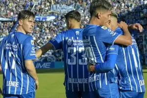 Racing extendi su mala racha: Perdi 2-0 en ante Godoy Cruz