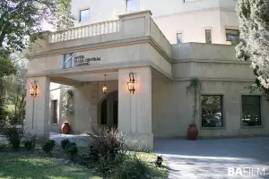 Allanan el hotel donde estn alojados los tripulantes iranes del avin retenido en Ezeiza