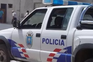Horror en Santiago del Estero: Un nio jugaba frente a su casa, cay a un canal y muri