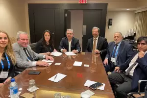 El Gobernador firm acuerdo con Canad para formacin especializada en minera