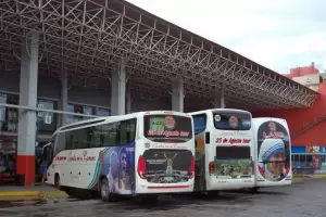 Denuncian que por fallas mecnicas, colectivos que van al interior se quedan en la ruta