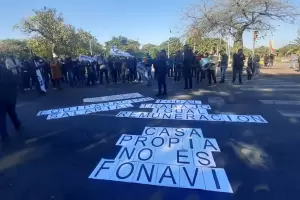 Trabajadores de la Vivienda cortaron frente al Cape