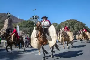 A 201 aos de su muerte, miles de gauchos desfilaron en honor a Gemes