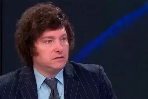 Repentina cada de imagen de Milei : declaraciones polmicas e internas en su equipo