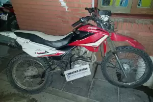 Rob una moto y en la huida se accident