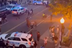 Al menos un menor muerto y varios heridos en un tiroteo en un festival en Washington