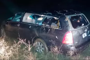 Manejaba alcoholizado un coche f�nebre, despist� y cay� a un arroyo: dos personas murieron