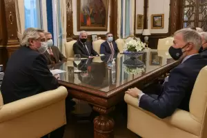 La DAIA le pidi al Gobierno tomar con seriedad el informe emitido por el FBI sobre el avin retenido