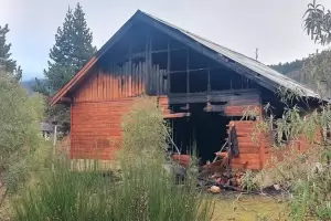 Una oficina pblica fue incendiada y el grupo mapuche RAM estara implicado