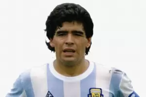 Lanzarn un satlite al espacio con mensajes de fanticos para homenajear a Maradona