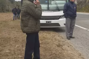 Colectivo de la 25 de Agosto sufri un desperfecto en El Totoral y sus pasajeros pidieron asistencia