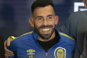 Carlos Tevez decidi cambiar casi medio equipo para su debut como DT de Rosario Central