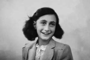 Google conmemora a "El diario de Ana Frank" en su 75 aniversario con un doodle interactivo