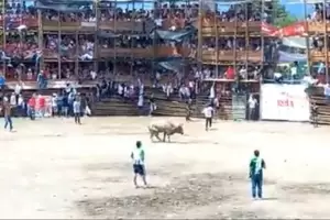 Tragedia en Colombia: Se derrumb una tribuna en una plaza de toros y murieron 6 personas