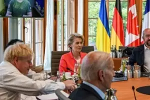 Zelenski en el G7 reclam "hacer lo mximo" por terminar el conflicto