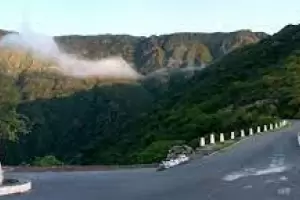 Se qued sin freno en la Cuesta del Portezuelo y choc contra la montaa